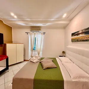 mammina-home-chiatamone.hotels-amalfi.com/